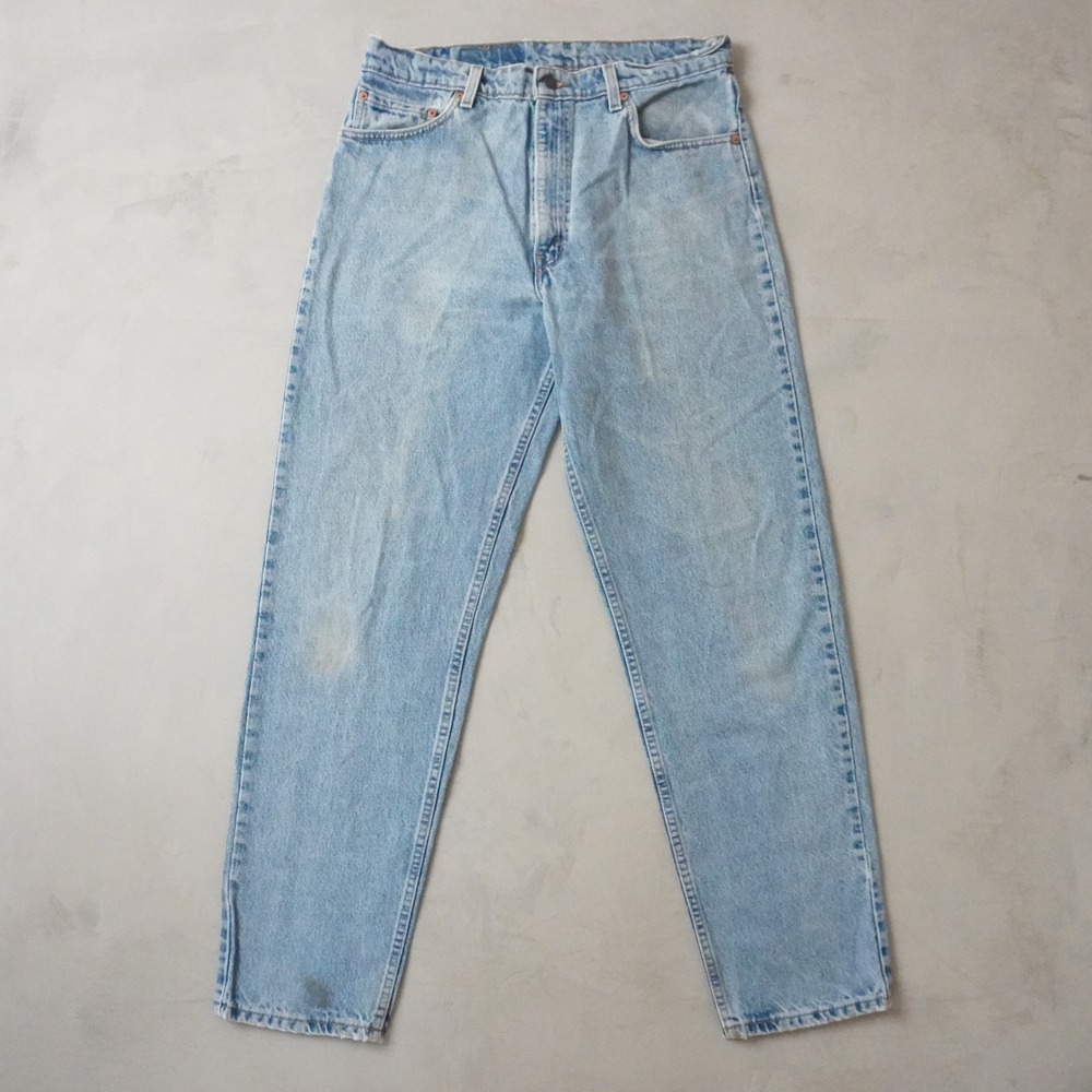 Vintage Levis 550 Jeans 36x33 Mens 90s Light Wash Relaxed Fit Tapered Leg Denim